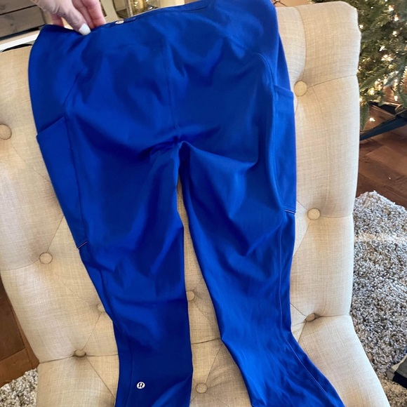 Lululemon Cropped Leggings size 4 - Picture 3 of 6